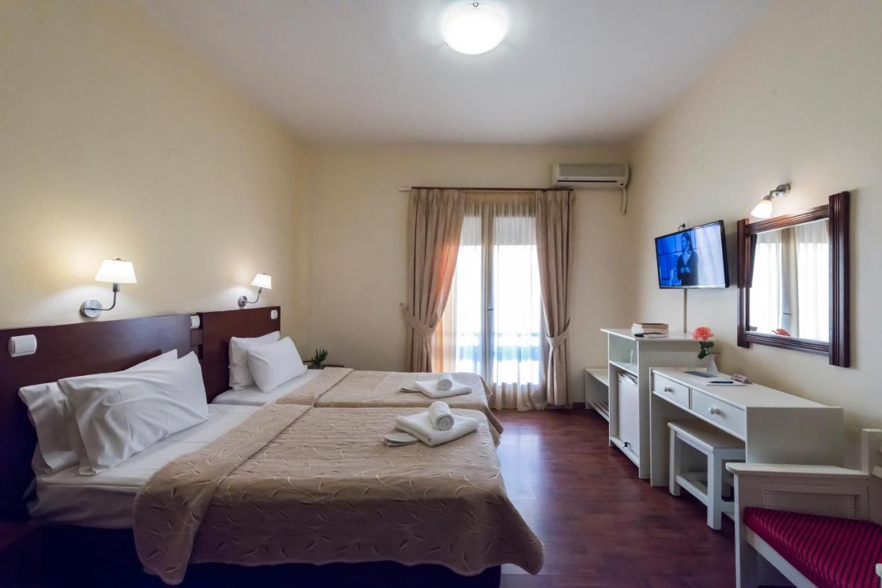 Akroyali Hotel & Villas Messinia Экстерьер фото