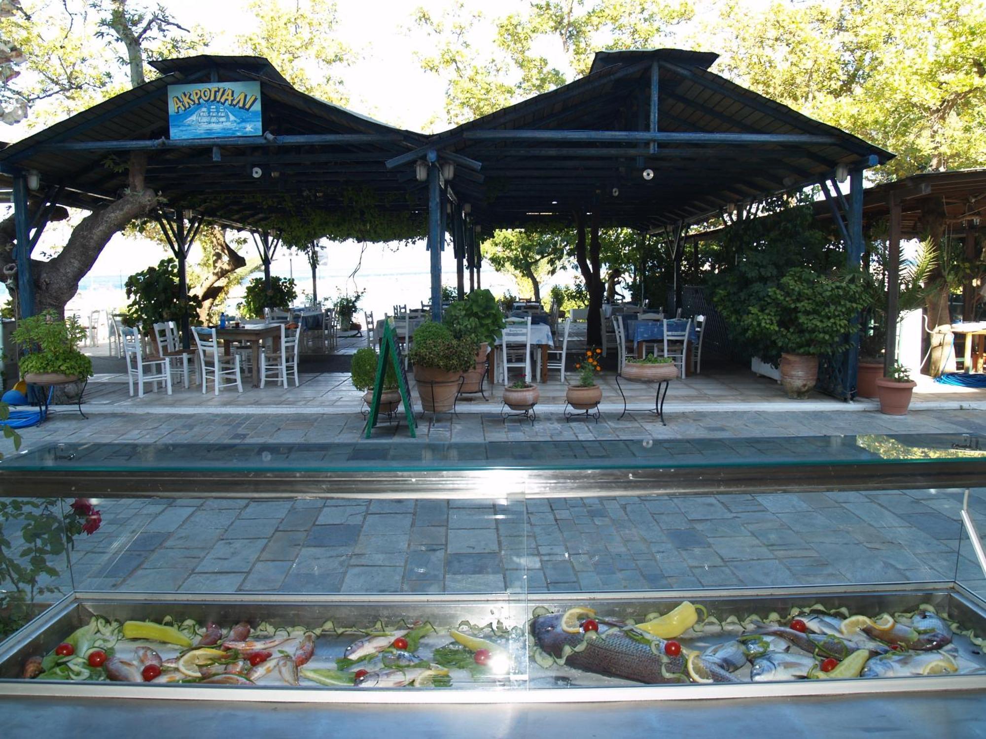 Akroyali Hotel & Villas Messinia Экстерьер фото