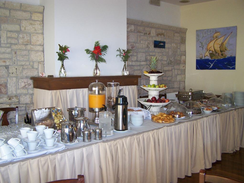 Akroyali Hotel & Villas Messinia Экстерьер фото